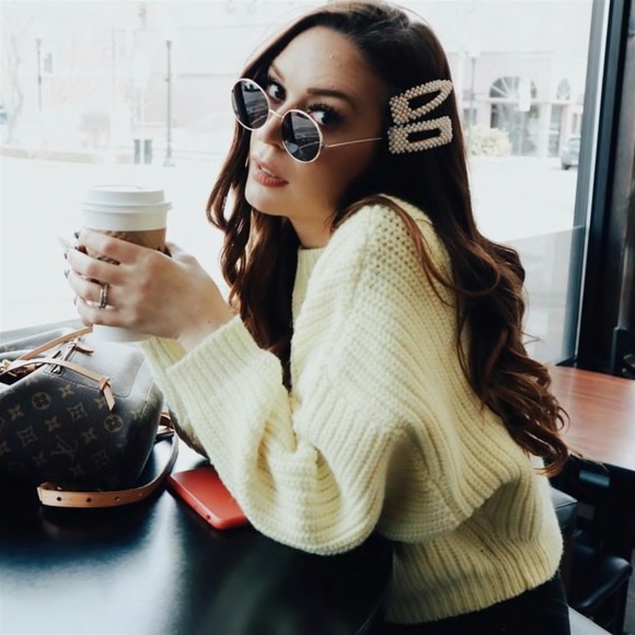 oversized pearl hair clips/barrettes (2 pcs.) - Picture 4 of 5